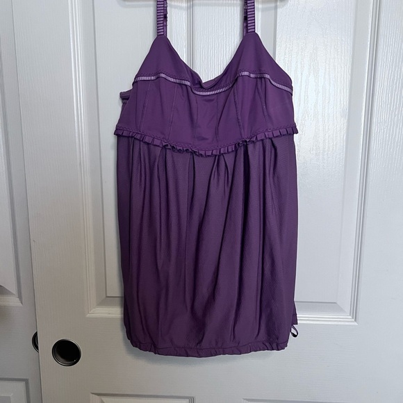 Lululemon tank - Picture 1 of 7